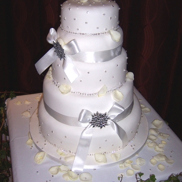 /uploads/cakes/1113/darriel-wedding-results-retina.jpg